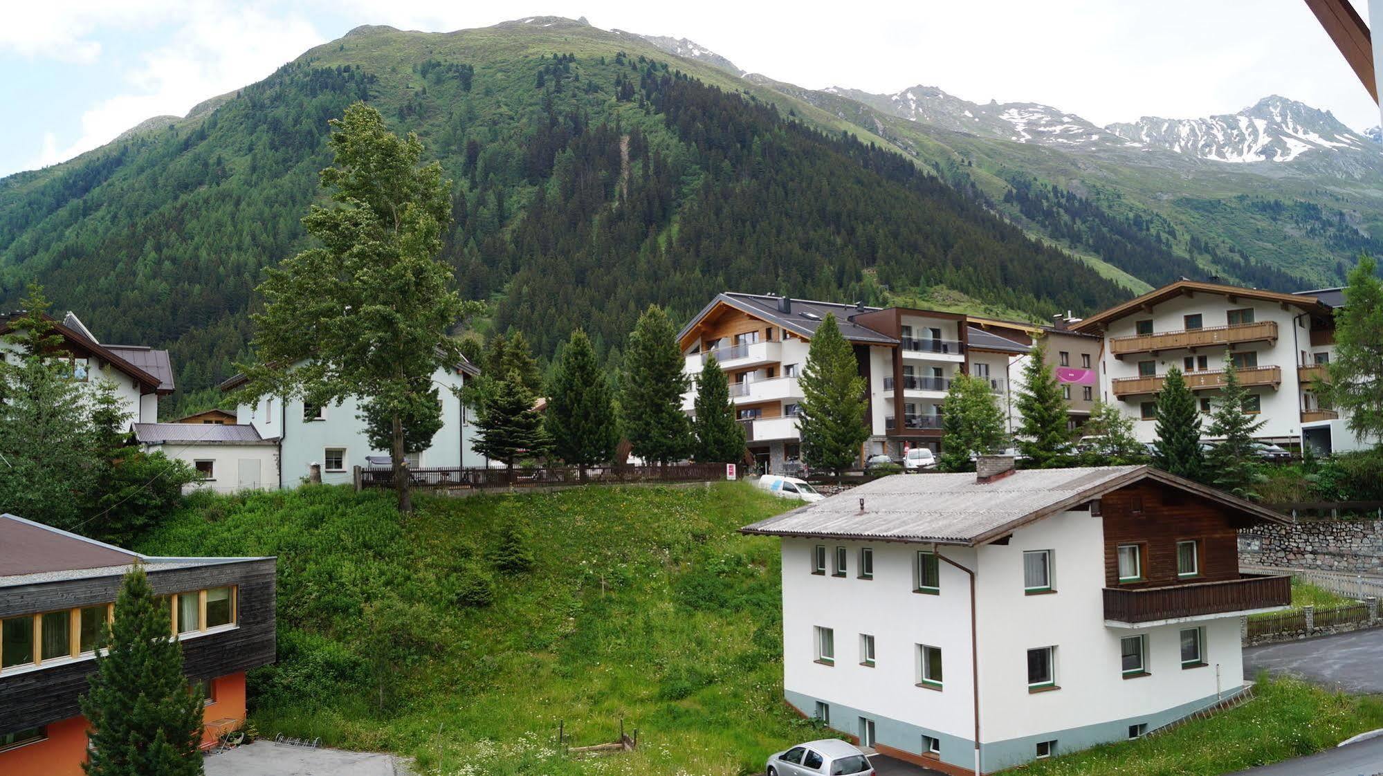 Hotel VAYA Galtür Exterior foto